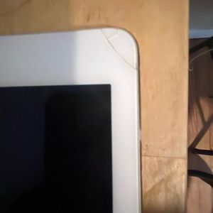 Used WiFi IPad Air 2. Only connects to Wi-Fi no SIM card can be used
